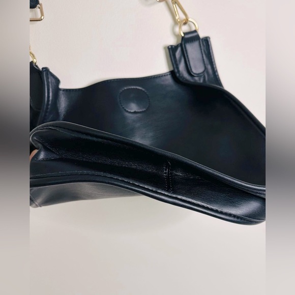 Vegan leather messenger bag - Picture 5 of 6